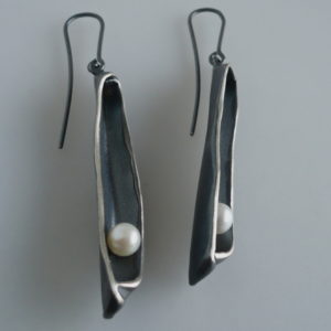 Leira drop earrings B06GN