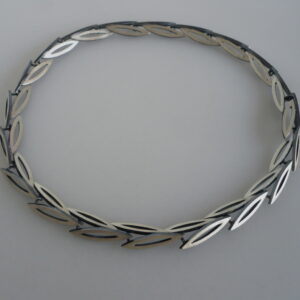Collar Cerne G02