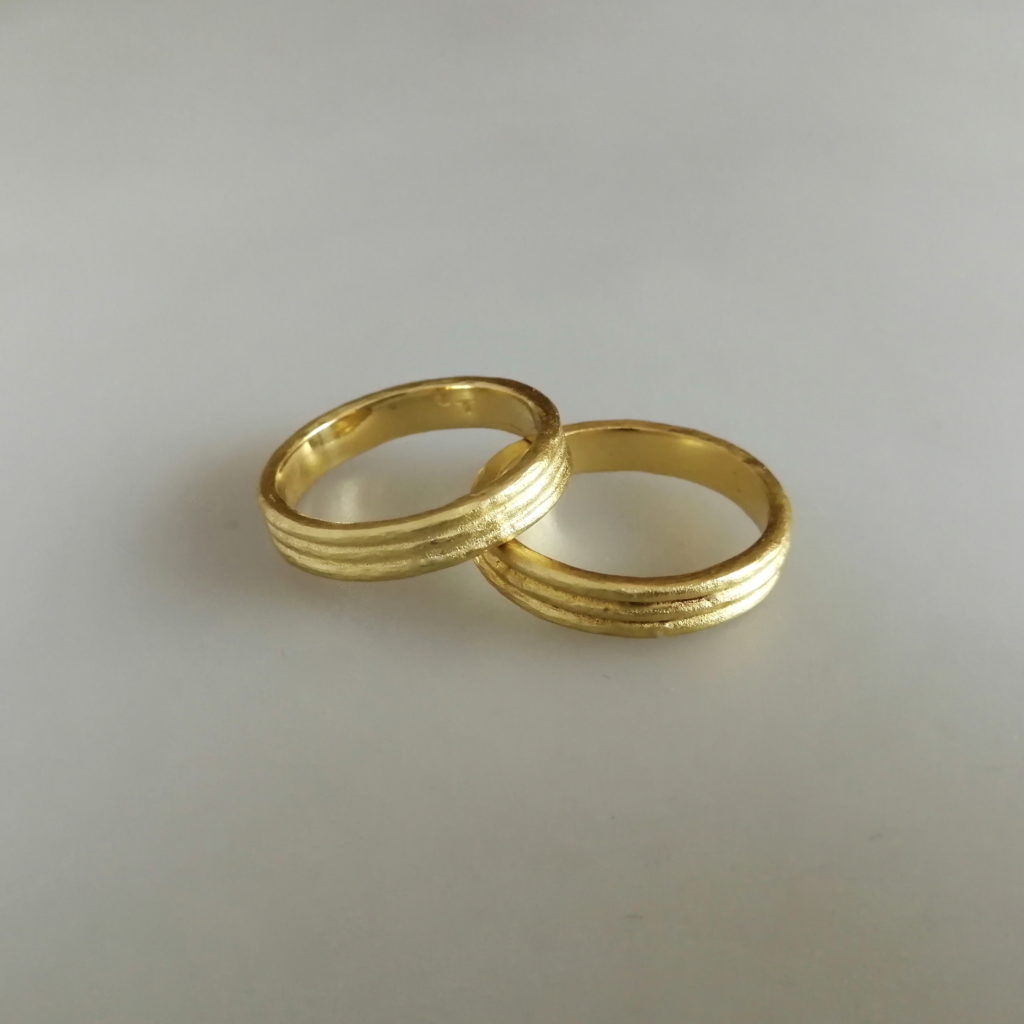Alianza oro amarillo 18 k AL4G